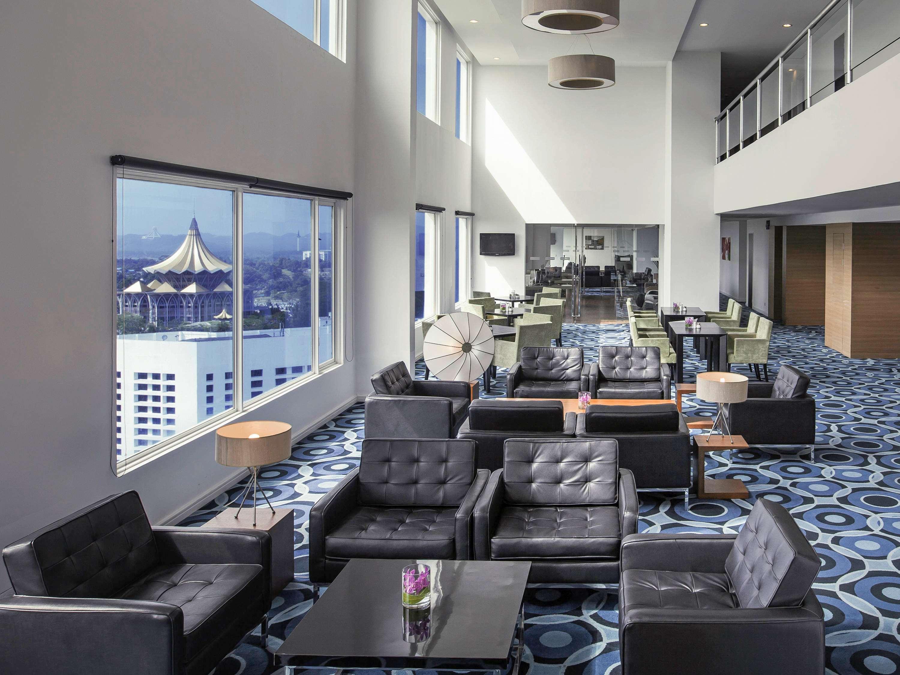 מלון Pullman קוצ'ינג מראה חיצוני תמונה Club Lounge at the Westin Palace, Madrid