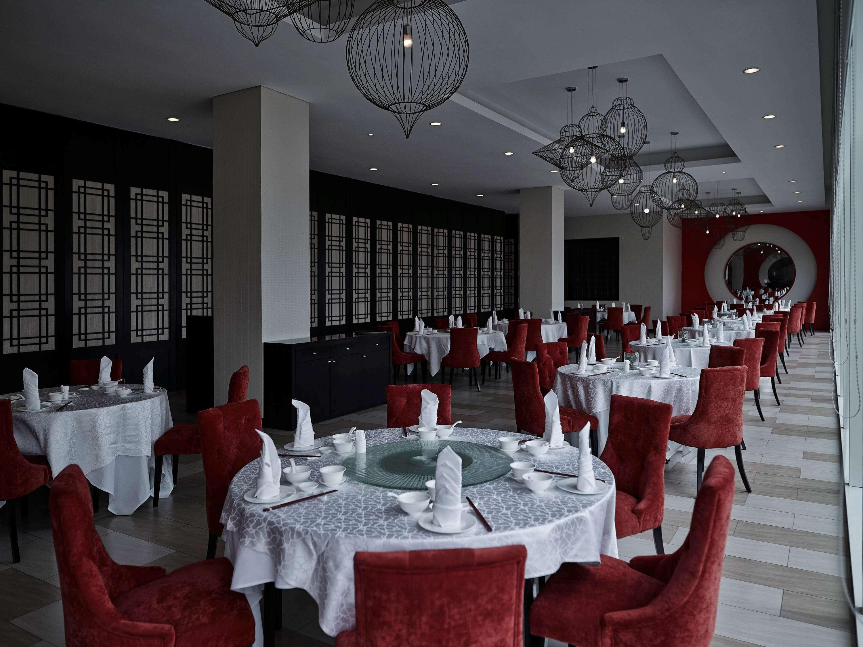 מלון Pullman קוצ'ינג מראה חיצוני תמונה Interior of the restaurant