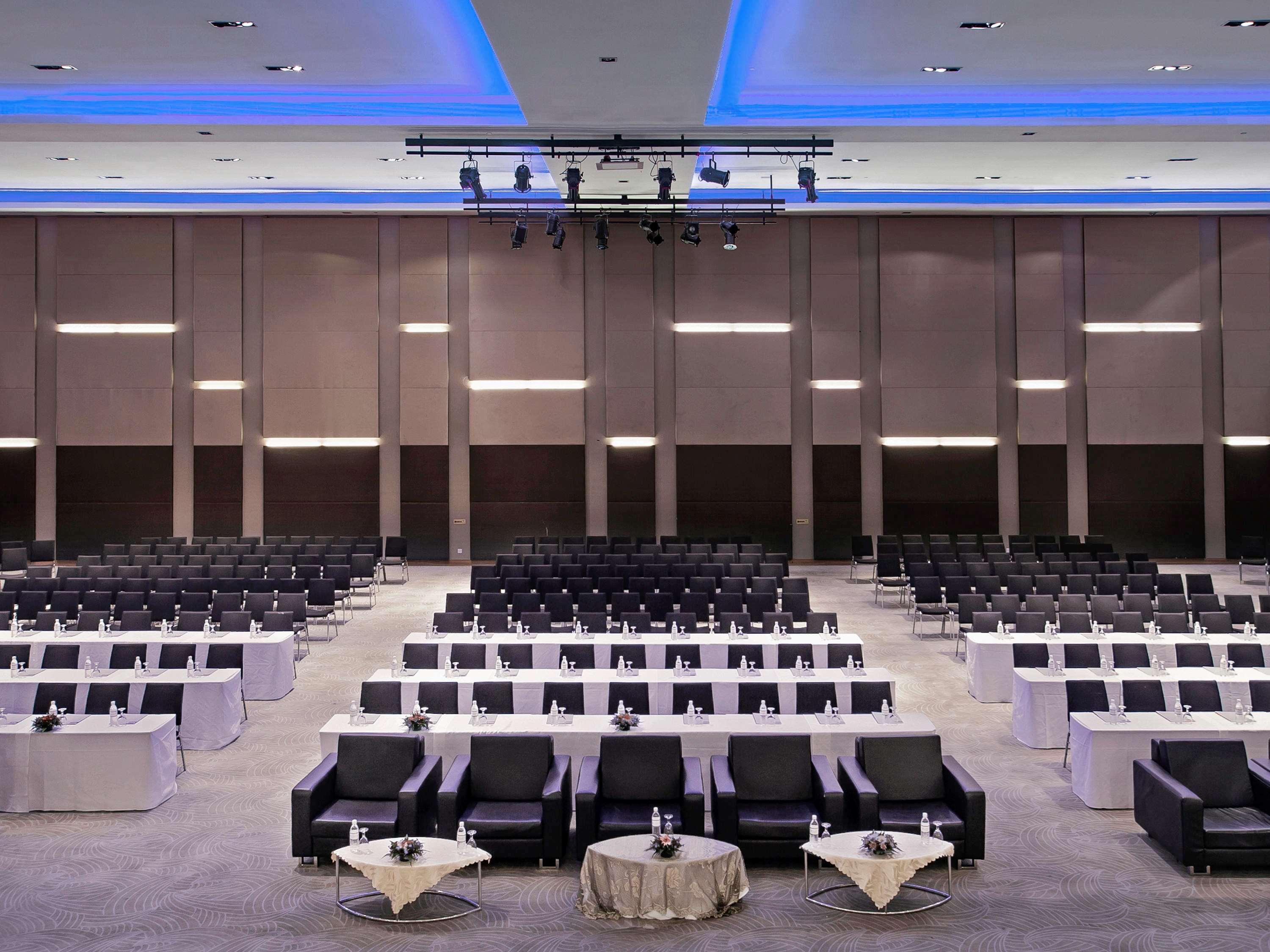 מלון Pullman קוצ'ינג מראה חיצוני תמונה The conference hall